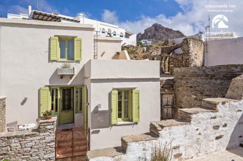 Crossroads Inn Traditional Lodging