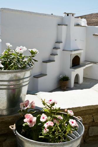 Crossroads Inn Traditional Lodging