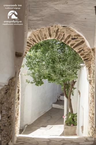 Crossroads Inn Traditional Lodging