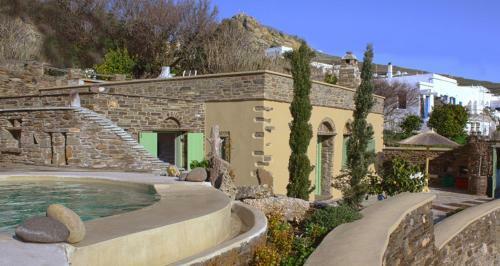 Villa Tripotamos
