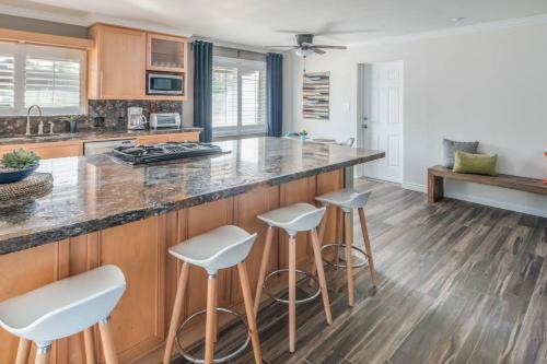 Spacious 3br | Pool And Ping Pong By Wanderjaunt