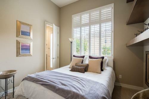 All-suite Home Located In North Phoenix Home