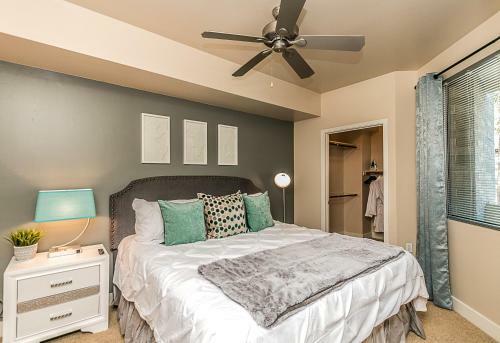 Apartamento Upscale Complex - King Beds - View Of Resort Style Pool With Parking