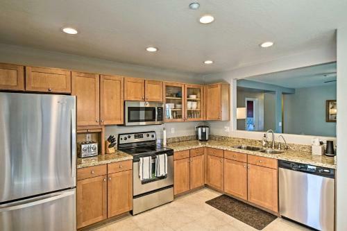 Chic Home With Patio 12mi To Downtown Phoenix!