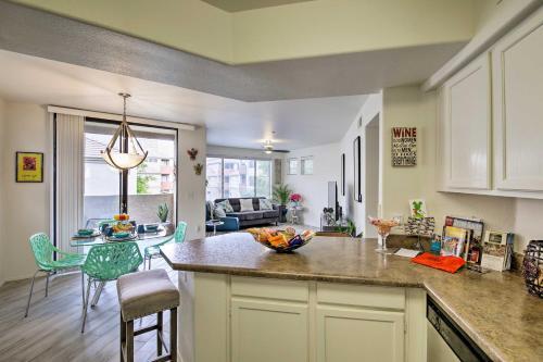Apartamento Chic Condo With Pool About 3 Mi To Downtown Phoenix!