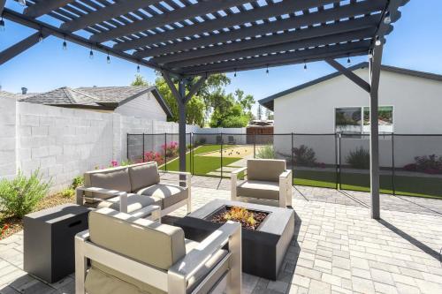 Family Friendly Modern With Gated & Heated Pool Home