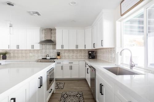Family Friendly Modern With Gated & Heated Pool Home