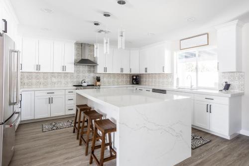 Family Friendly Modern With Gated & Heated Pool Home