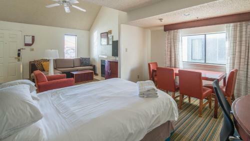 Wanderjaunt - North Phoenix Apartments