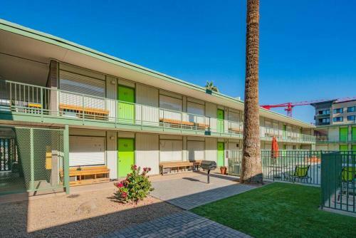 Wanderjaunt -- Classic Downtown Phoenix Apartments