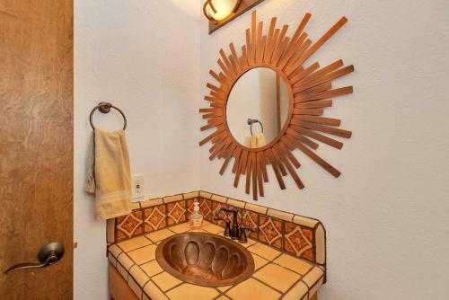 Stylish Scottsdale Home With Yard Pets Welcome