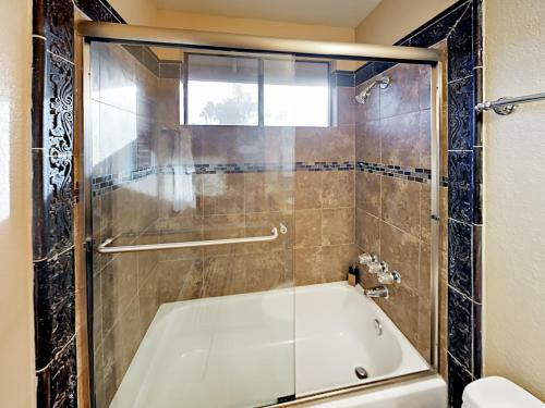 Inviting Central Scottsdale Stunner Home