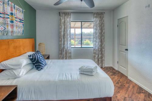 Stylish 3br Home In Phoenix By Wanderjaunt