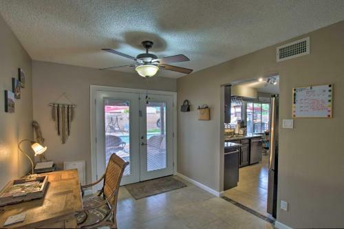 Relaxing Phoenix House With Hot Tub, Pool, And Grill!