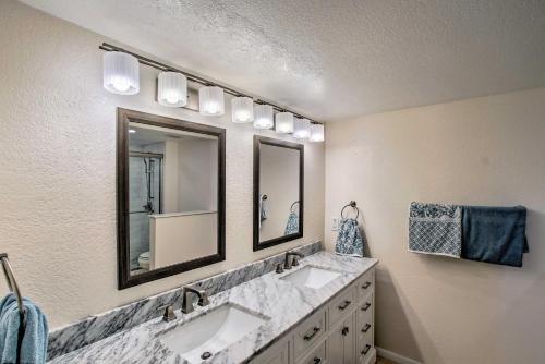 Apartamento Modern Paradise Valley Escape With Pool Access!