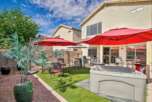 Luxury Glendale Getaway With Hot Tub And Patio!