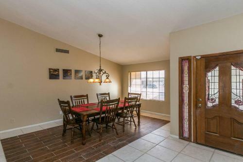 North Phoenix 6 Bdrm W Guest House And Htd Pool
