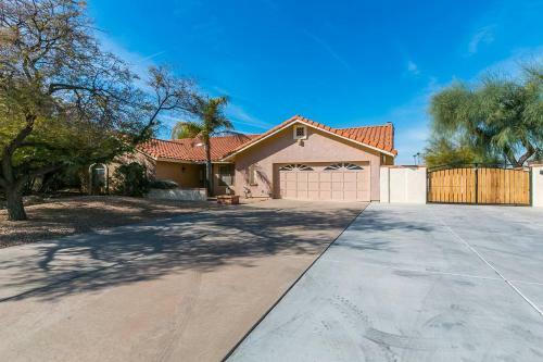 North Phoenix 6 Bdrm W Guest House And Htd Pool
