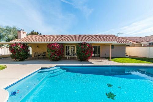 North Phoenix 6 Bdrm W Guest House And Htd Pool