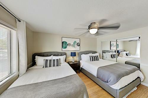 Family Friendly Home With Heated Pool & Waterslide Home