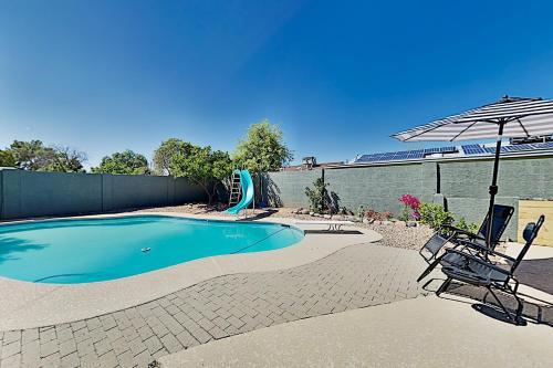Family Friendly Home With Heated Pool & Waterslide Home