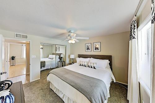 Family Friendly Home With Heated Pool & Waterslide Home