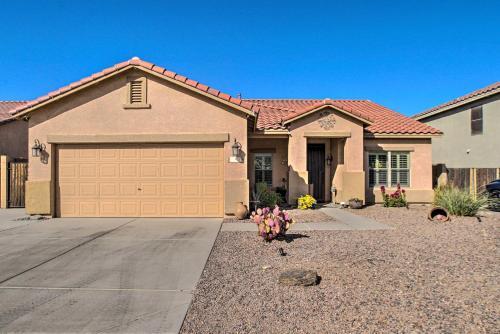 Phoenix Area Retreat With Patio - Pets Welcome!