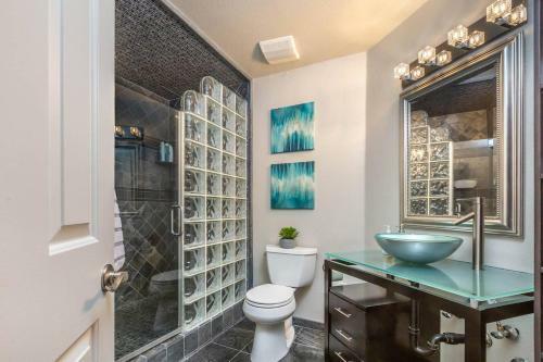 Comfort And Style In The Phoenix Biltmore Area!