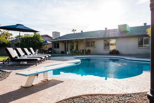 Perfect 4 Bdrm Home With Pool And Game Room!