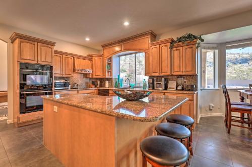 Phoenix Retreat With Outdoor Oasis And Game Room!