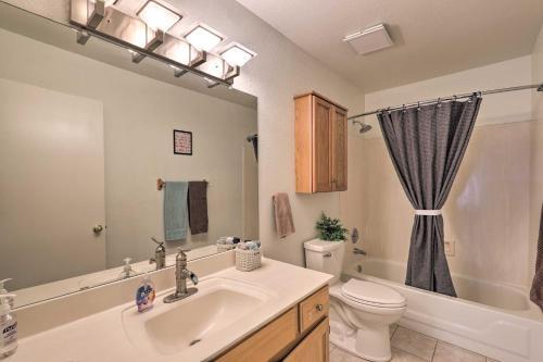 Spacious Glendale Home With Pool, Covered Patio