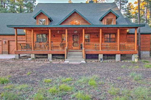 Rustic Lakeside Cabin On 3 Acres With Nature Views!