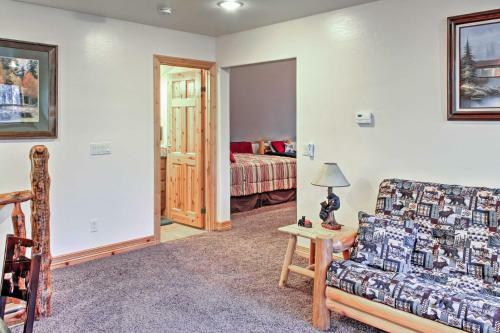 Rustic Lakeside Cabin On 3 Acres With Nature Views!