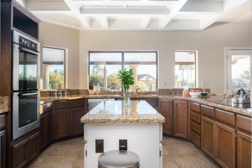 Sonoran By Avantstay - Desert Getaway W/ Pool, Rooftop Deck & Views