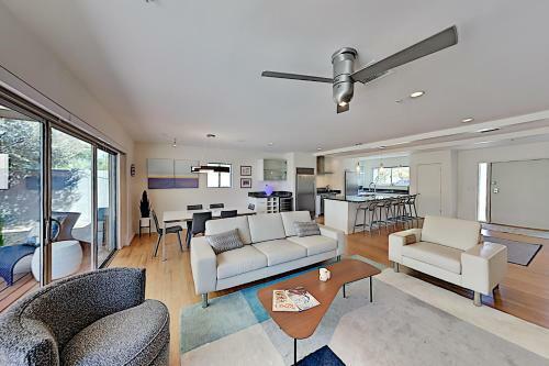 Parkcrest Home With Pool & Firepit - Near Old Town! Home