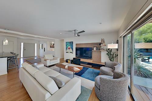 Parkcrest Home With Pool & Firepit - Near Old Town! Home