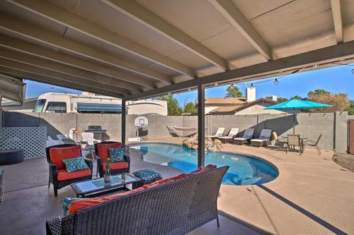 Modern, Central Scottsdale Pad Golf And Relax!