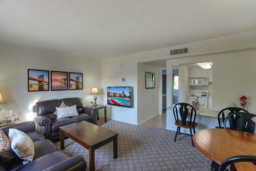 Park Suites At 102 - One Bedroom Apartment