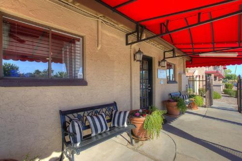 Park Suites At 102 - One Bedroom Apartment