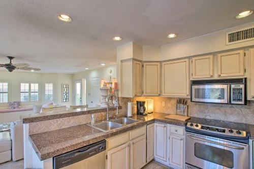 Scottsdale Home With Yard, Near Golf Courses!