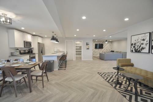 Scottsdale - 7532 E Hazelwood St