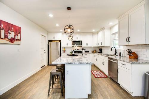 Amazing Modern Remodel Near Old Town With Heated Pool