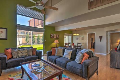 Tempe Golf Retreat With Putting Green And Pool Access!