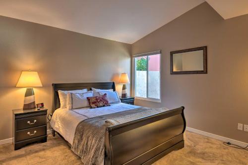 Tempe Golf Retreat With Putting Green And Pool Access!