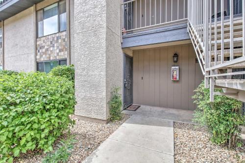 Remodeled Tempe Apt With Shared Pool About 4 Miles To Asu