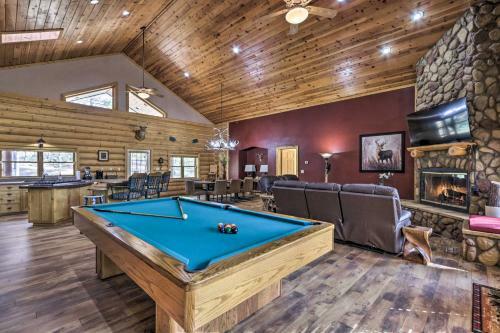 Luxury Show Low Cabin With Furnished Deck