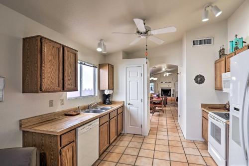 Tucson Area House With Pool Access And Mountain Views!