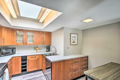 Bright Townhome With Terrace Walk To Sloan Park