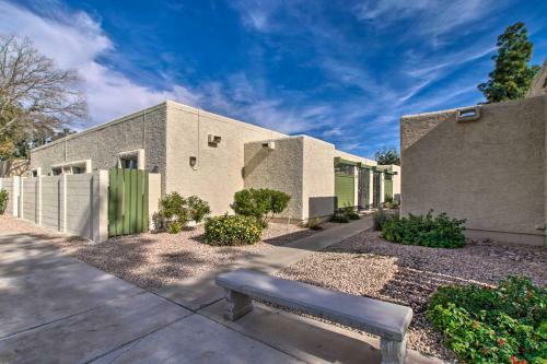 Bright Townhome With Terrace Walk To Sloan Park