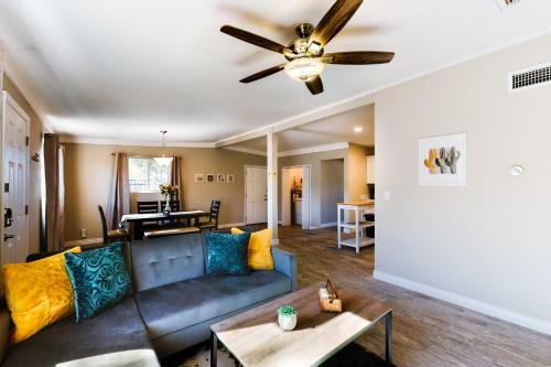 Cozy Tucson Retreat